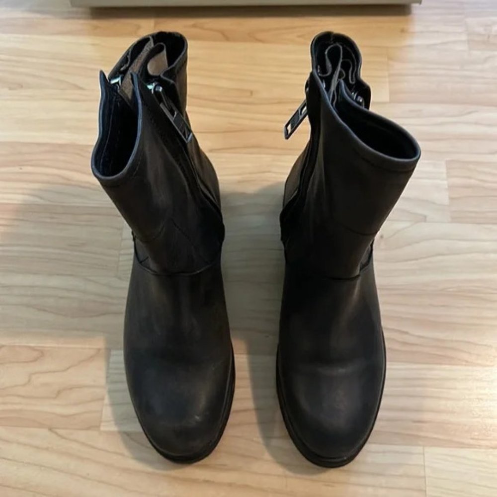 Hinge Sheldon Double Zip Leather Boot Washed Black Size 6.5 EUC